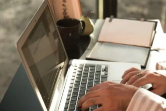 神舟触屏笔记本电脑